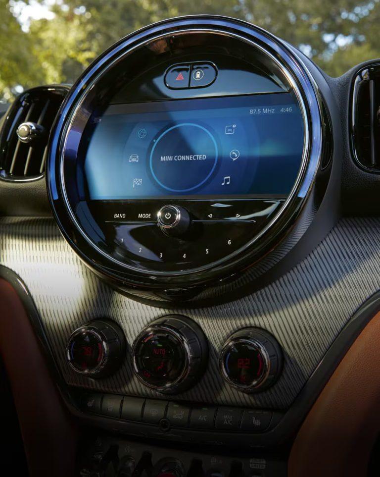 MINI-USA-Countryman-Interior-3-v3.jpg
