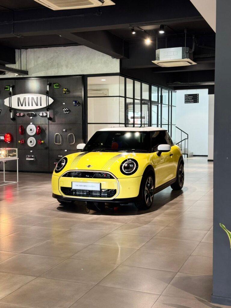 showroom mini cooper