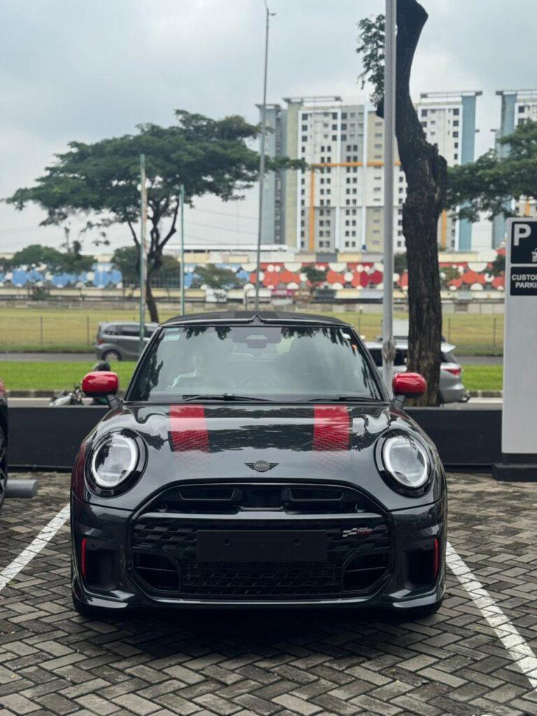 mini cabrio jcw