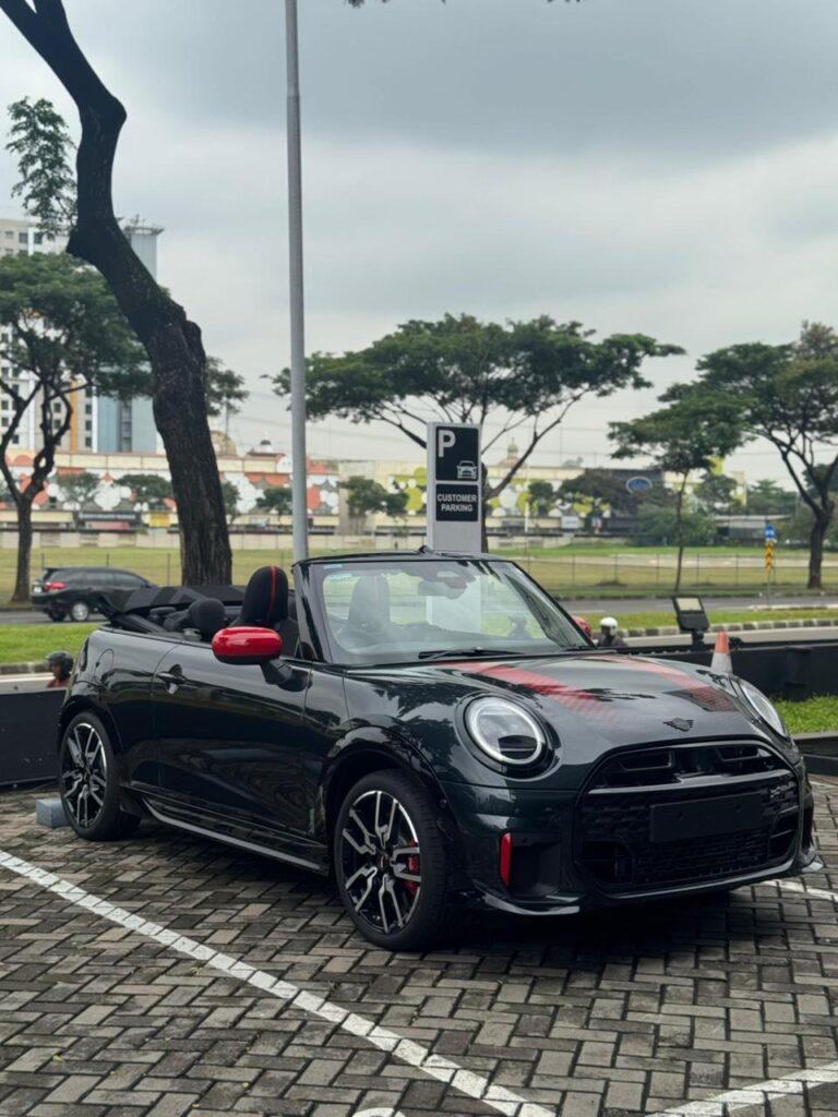 mini cabrio jcw