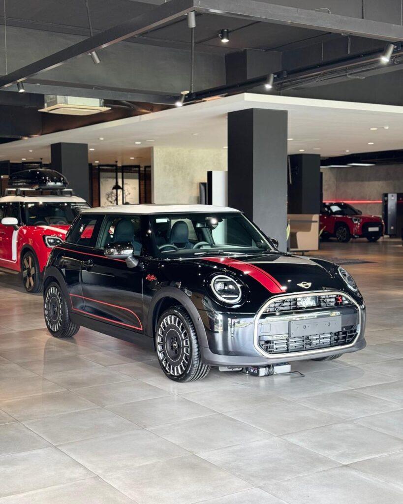 MINI 3 DOORS JET BLACK